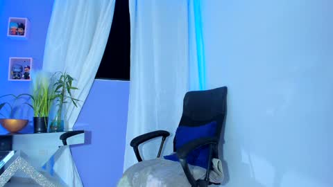 Chloe Miller  online show from 01/15/25, 03:33