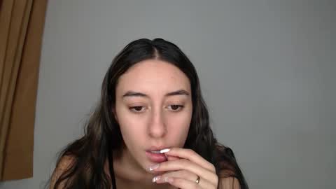 Chloe  online show from 09/19/25, 10:21