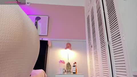   online show from 10/25/25, 02:35