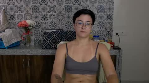 Eva and Sandra online show from 02/17/25, 05:14