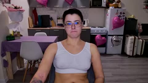 Eva and Sandra online show from 02/13/26, 10:17