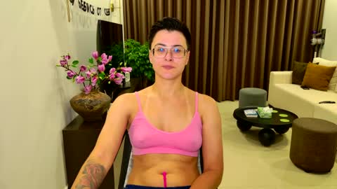 Eva and Sandra online show from 05/05/26, 09:01