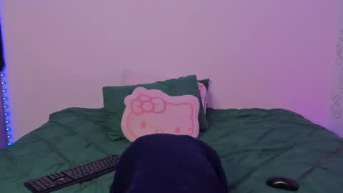 Snapshot of chloeaddamss chatting on 06/14/26, 04:25 3 online show from 06/14/26, 04:25