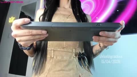 Im Chloe    independent account      online show from 04/16/26, 03:40