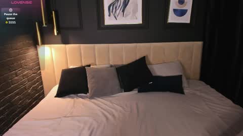 Julia online show from 04/10/26, 02:44