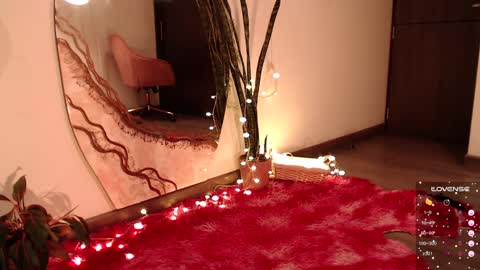 cloe online show from 02/02/25, 11:42