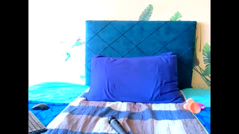 Chloe Chrome online show from 10/11/25, 08:35