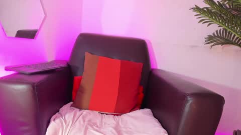 Chloe  online show from 03/05/25, 11:05