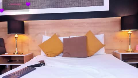 Chloe  online show from 03/25/26, 12:44