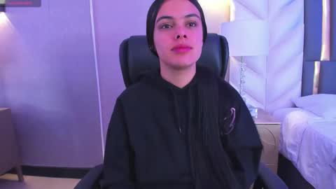  Chloe Harper  online show from 01/14/26, 11:49