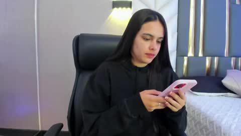  Chloe Harper  online show from 06/03/26, 11:46