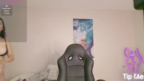 Snapshot of chloekitty_69 chatting on 11/24/25, 11:32 Melisa online show from 11/24/25, 11:32