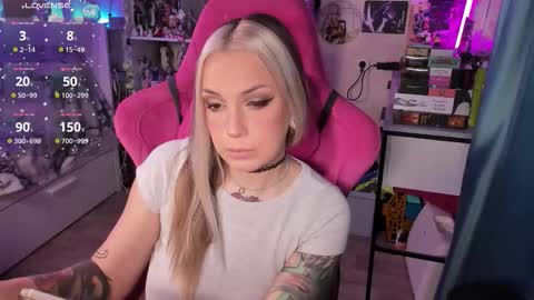 Snapshot of chloekohaku chatting on 10/23/25, 10:36 ChloeKohaku online show from 10/23/25, 10:36