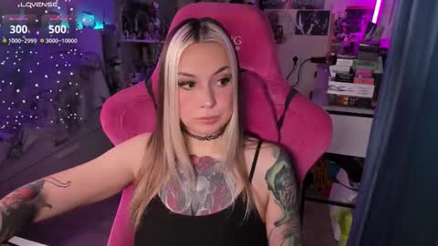 Snapshot of chloekohaku chatting on 11/27/25, 05:53 ChloeKohaku online show from 11/27/25, 05:53