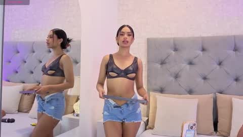 C H L O E  M O O N online show from 03/31/26, 11:10