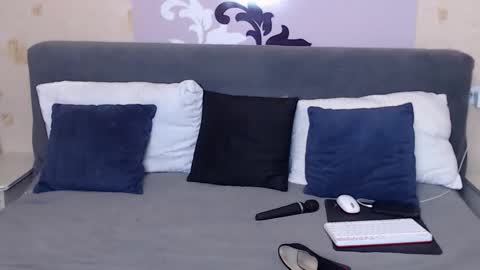 chloemurmeow online show from 11/22/25, 10:31