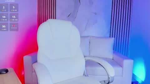 Chloe  online show from 12/17/25, 03:51