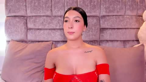 Chloe  online show from 09/25/25, 10:46