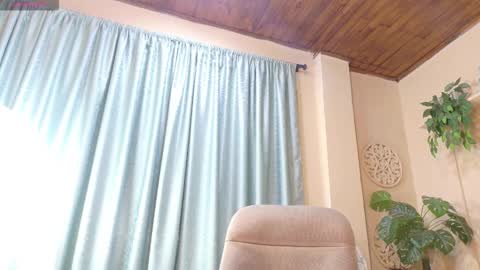 Chloe rosse online show from 10/19/25, 01:06