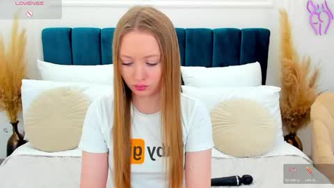 Chloe online show from 04/12/26, 07:08