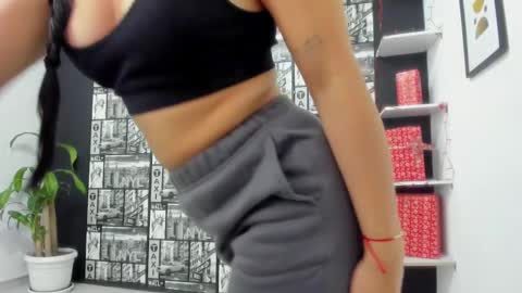 ChloeTurner  online show from 01/05/25, 12:31