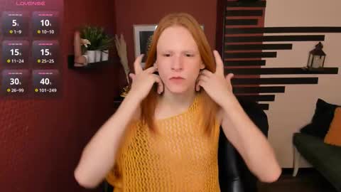 Chloe online show from 10/30/25, 09:55