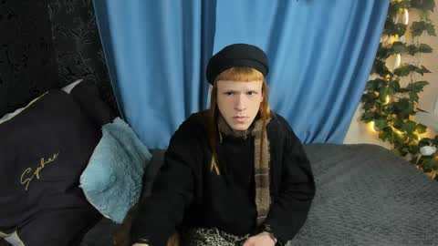 Chloe online show from 12/18/25, 01:28