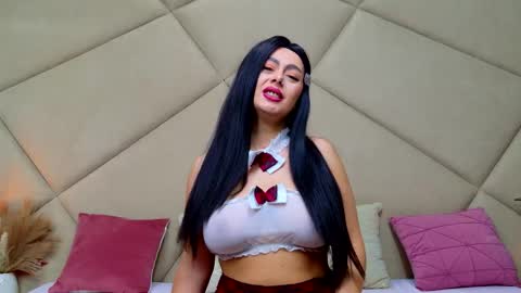 Snapshot of chloevee chatting on 11/29/25, 06:05 Chloe Vee online show from 11/29/25, 06:05