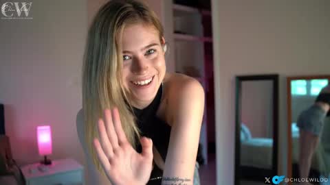 Snapshot of chloewildd chatting on 01/13/25, 05:23 Chloe online show from 01/13/25, 05:23