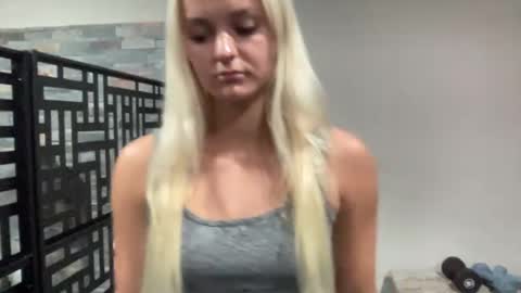 Snapshot of chloexbabe chatting on 01/18/26, 05:00 Chloe Babe online show from 01/18/26, 05:00