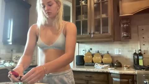 Snapshot of chloexbabe chatting on 02/02/26, 11:47 Chloe Babe online show from 02/02/26, 11:47