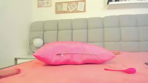 chlooe_zoe online show from 09/13/25, 08:30