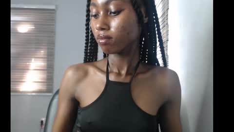 choco_petitqueen online show from 11/18/25, 07:57