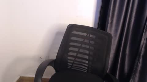 zi online show from 10/17/25, 06:38