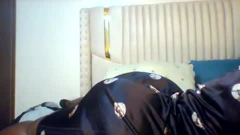 Snapshot of chocobabe002 chatting on 06/11/26, 02:53 chocobabe002 online show from 06/11/26, 02:53