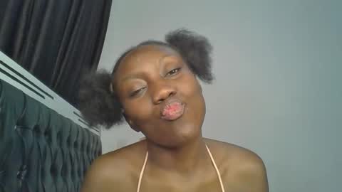 chocobear22 online show from 11/18/25, 11:15