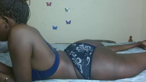 chocolatebony_ online show from 02/25/25, 08:41