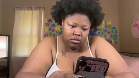 Snapshot of chocolatebunnyxx69 chatting on 06/28/26, 04:35 Melina online show from 06/28/26, 04:35