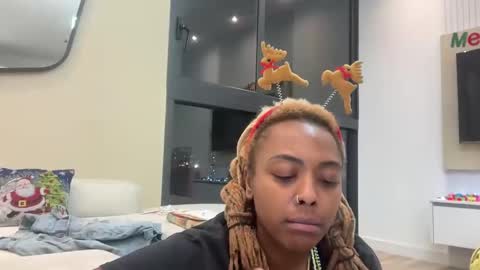 Snapshot of chocolatecakequeen chatting on 12/09/24, 12:12 ChocolateCakeQueen online show from 12/09/24, 12:12