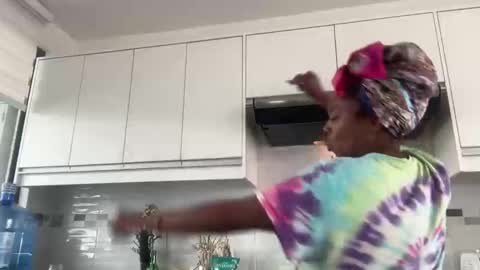 Snapshot of chocolatecakequeen chatting on 11/09/25, 02:59 ChocolateCakeQueen online show from 11/09/25, 02:59