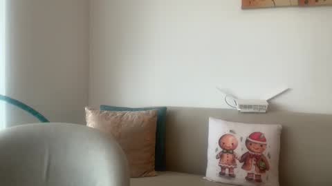 Snapshot of chocolatecakequeen chatting on 12/17/25, 04:35 ChocolateCakeQueen online show from 12/17/25, 04:35