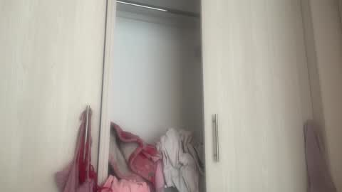 Snapshot of chocolatecakequeen chatting on 12/18/25, 07:09 ChocolateCakeQueen online show from 12/18/25, 07:09