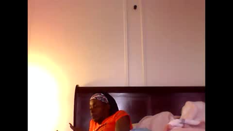 chocolatedrop_ online show from 09/30/25, 12:21