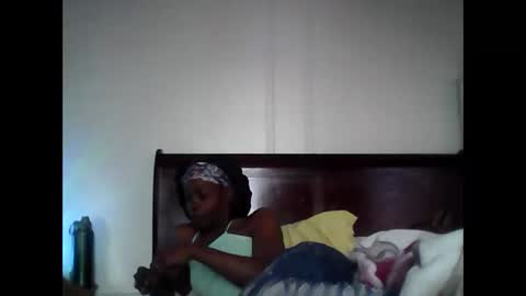 chocolatedrop_ online show from 10/14/25, 12:06