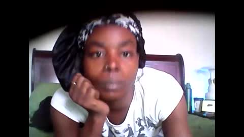 chocolatedrop_ online show from 10/23/25, 01:10