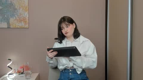 Cassandra online show from 03/27/26, 04:51