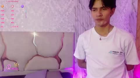 Snapshot of chos_tay chatting on 06/24/26, 11:31 chos_tay online show from 06/24/26, 11:31