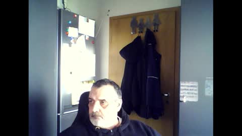 Snapshot of chris250268 chatting on 12/27/24, 12:01 Chris online show from 12/27/24, 12:01