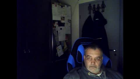 Snapshot of chris250268 chatting on 09/28/25, 05:02 Chris online show from 09/28/25, 05:02