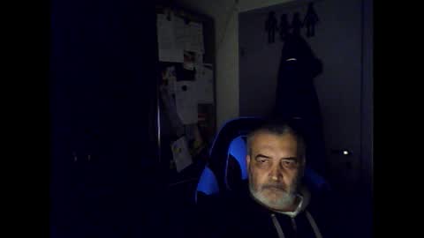 Snapshot of chris250268 chatting on 10/05/25, 02:32 Chris online show from 10/05/25, 02:32